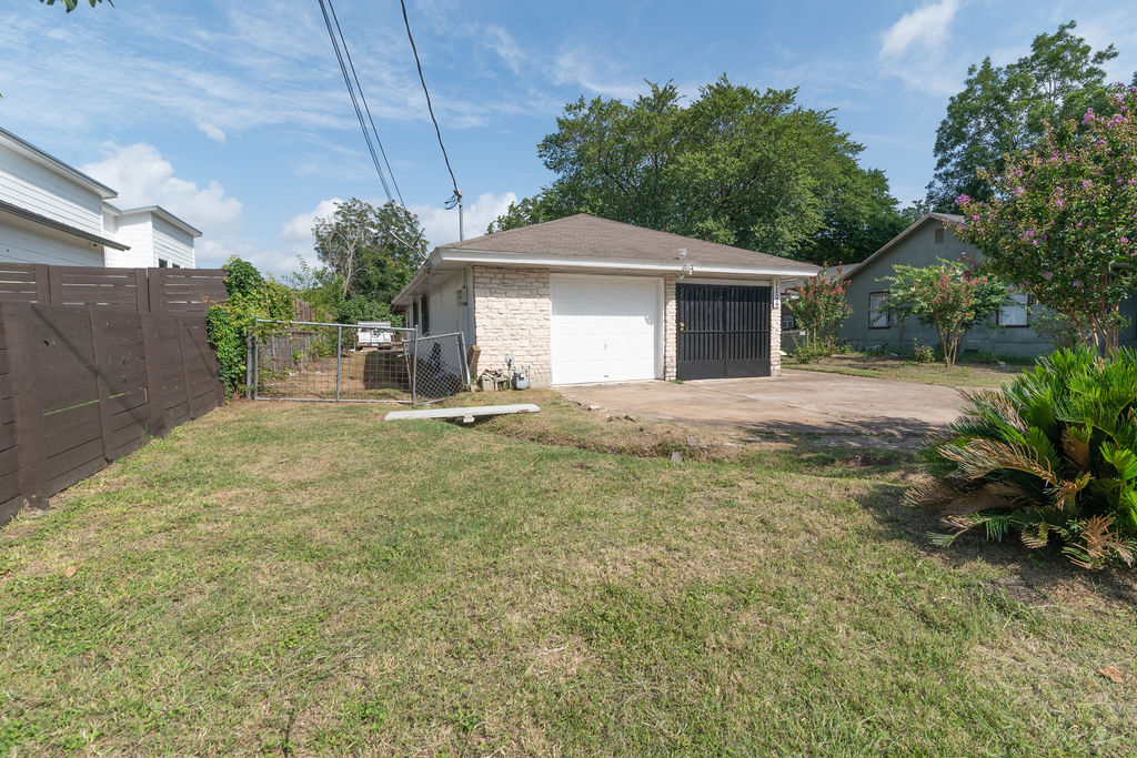 1106 Saucedo Street, Austin, TX, 78721 | 2792701 | Realty Texas LLC