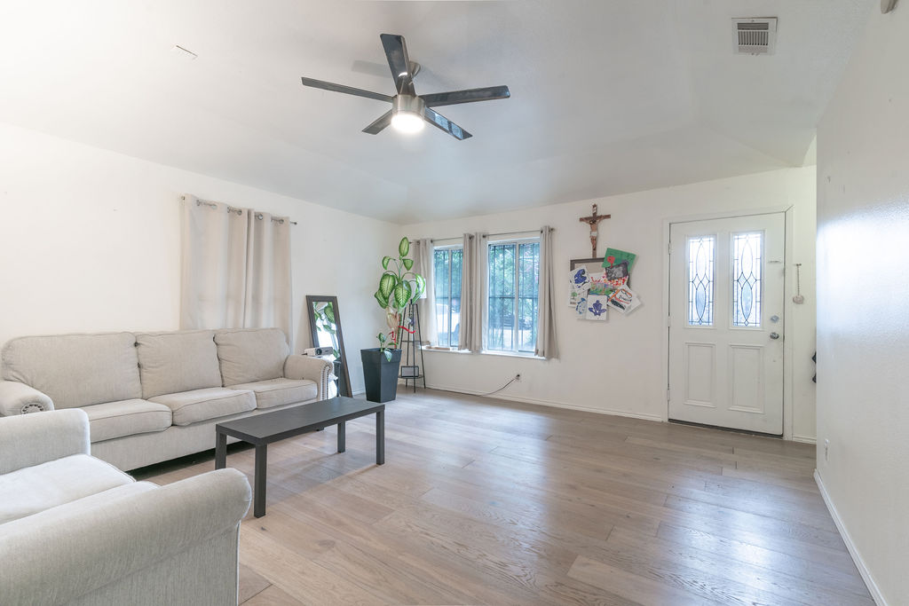 1106 Saucedo Street, Austin, TX, 78721 | 2792701 | Realty Texas LLC