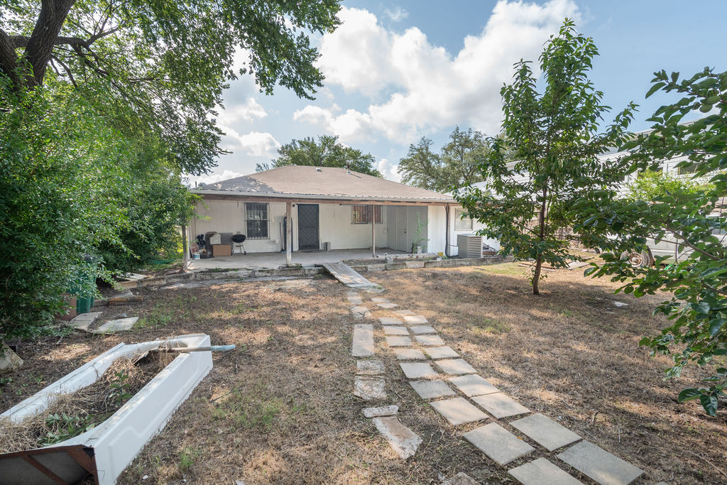 1106 Saucedo Street, Austin, TX, 78721 | 2792701 | Realty Texas LLC