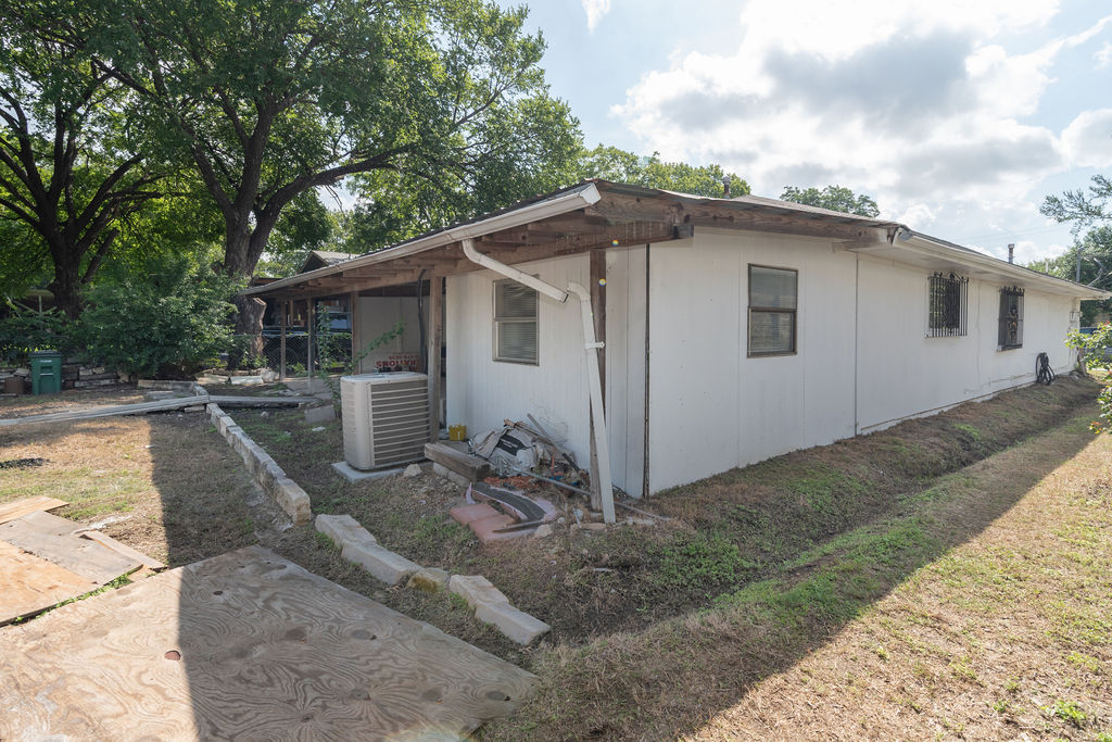 1106 Saucedo Street, Austin, TX, 78721 | 2792701 | Realty Texas LLC