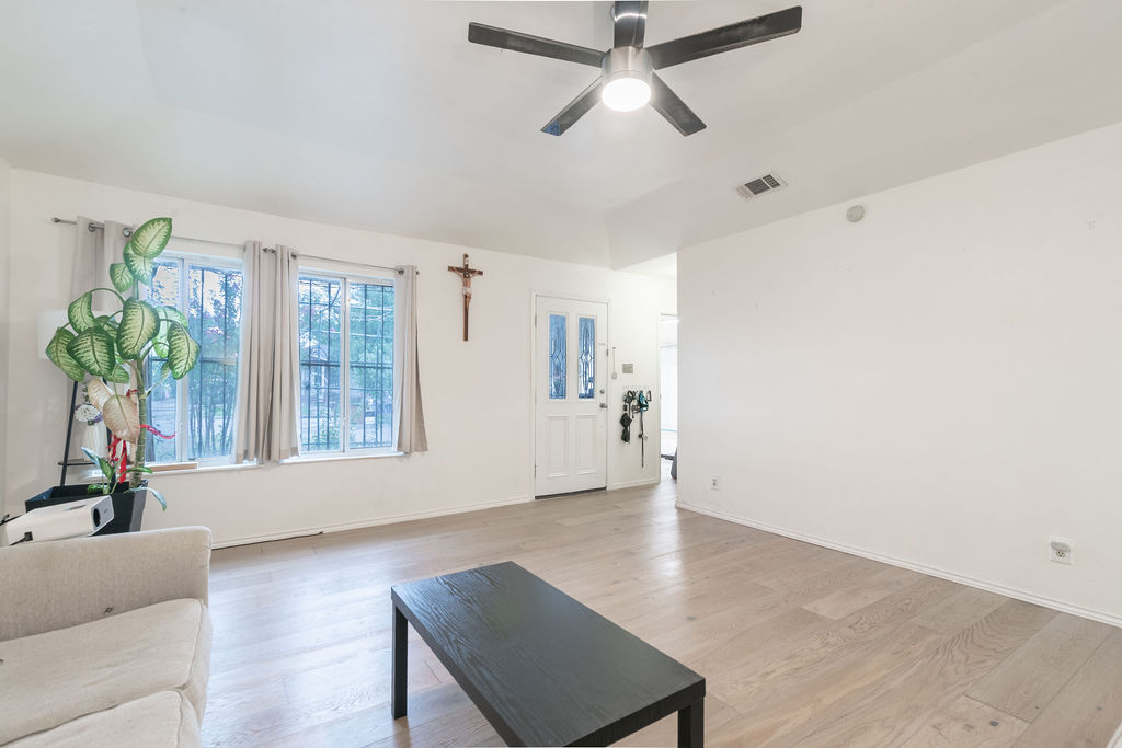 1106 Saucedo Street, Austin, TX, 78721 | 2792701 | Realty Texas LLC