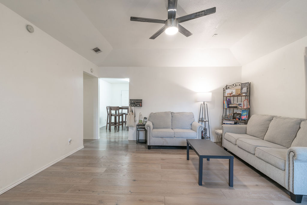 1106 Saucedo Street, Austin, TX, 78721 | 2792701 | Realty Texas LLC