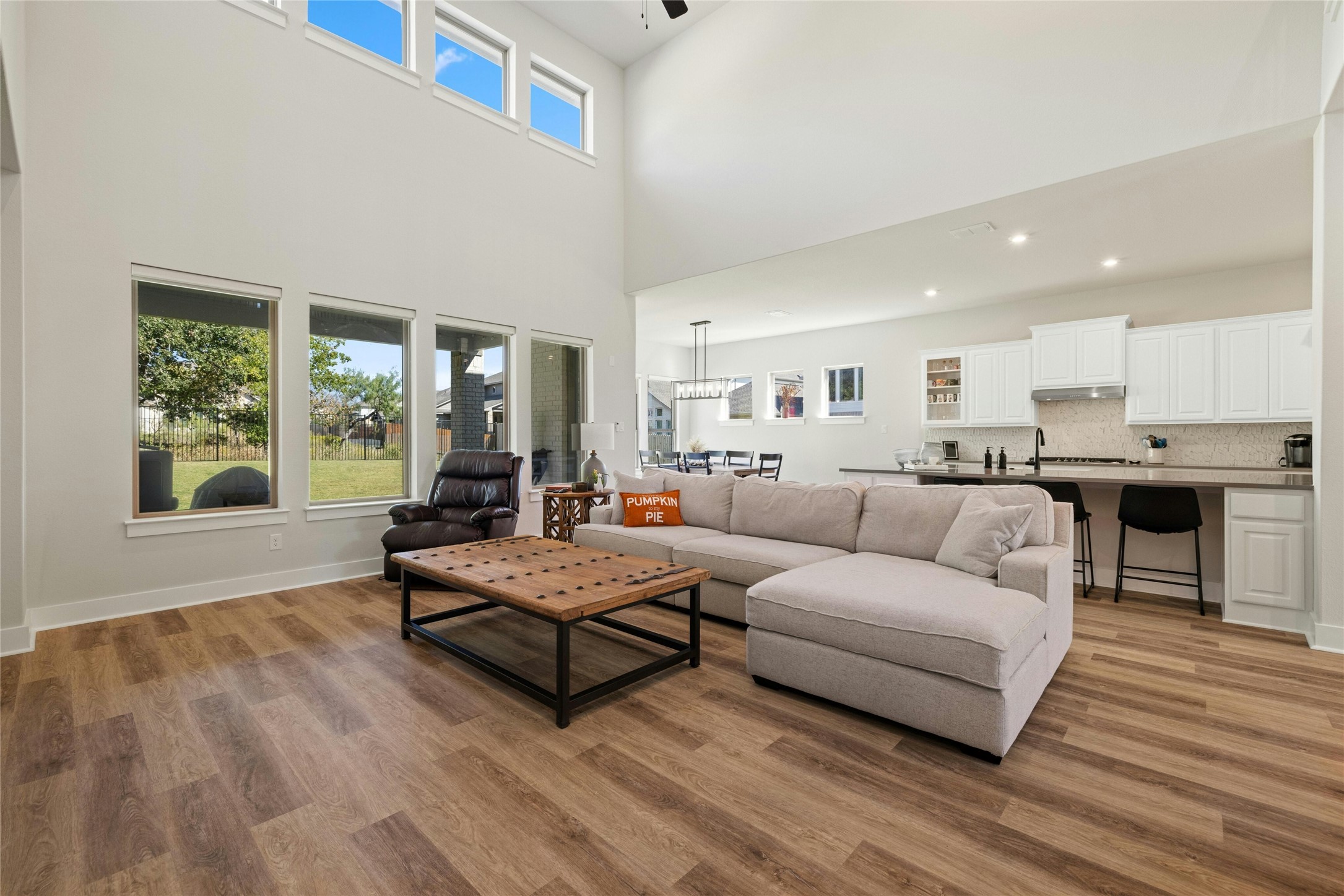 117 Peacevine Lane, Liberty Hill, TX, 78642 | 21000576 | Realty Texas LLC