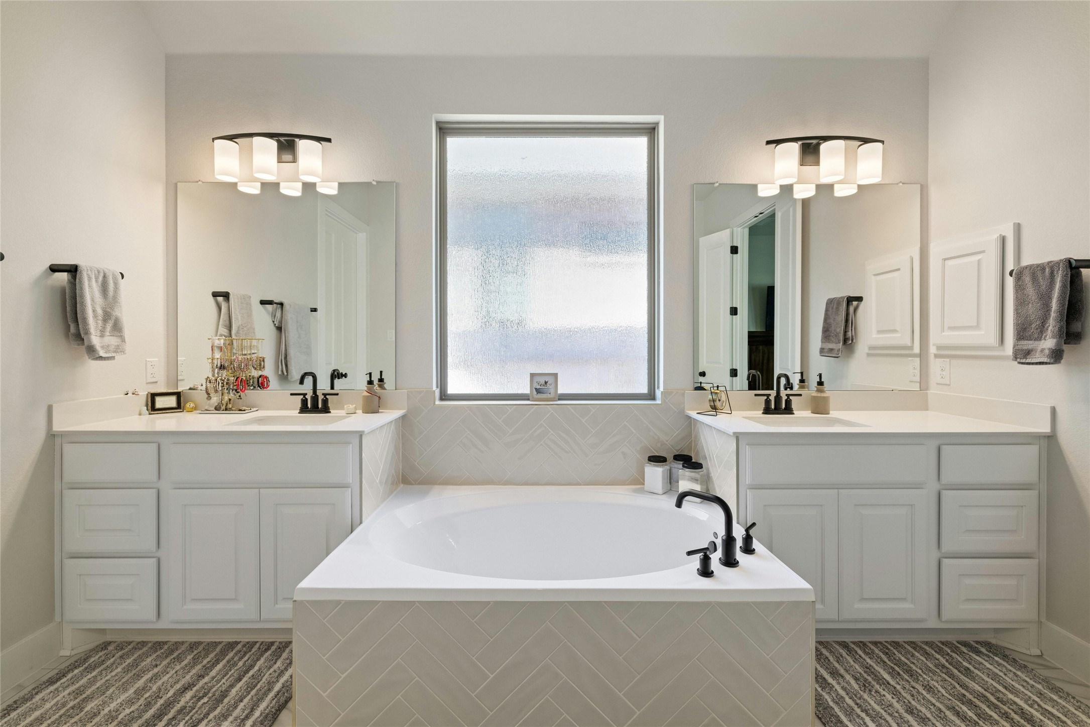 117 Peacevine Lane, Liberty Hill, TX, 78642 | 21000576 | Realty Texas LLC