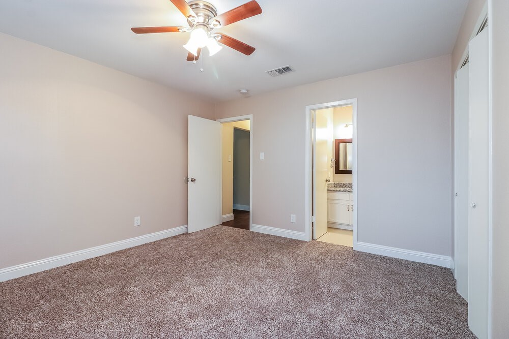 1721 Steinburg Lane , Fort Worth, TX, 76134 | 21003873 | Realty Texas LLC