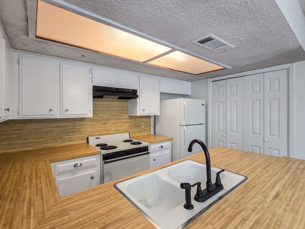 3564 Ranch Road 2222, Austin, TX, 78731 | 2684521 | Realty Texas LLC