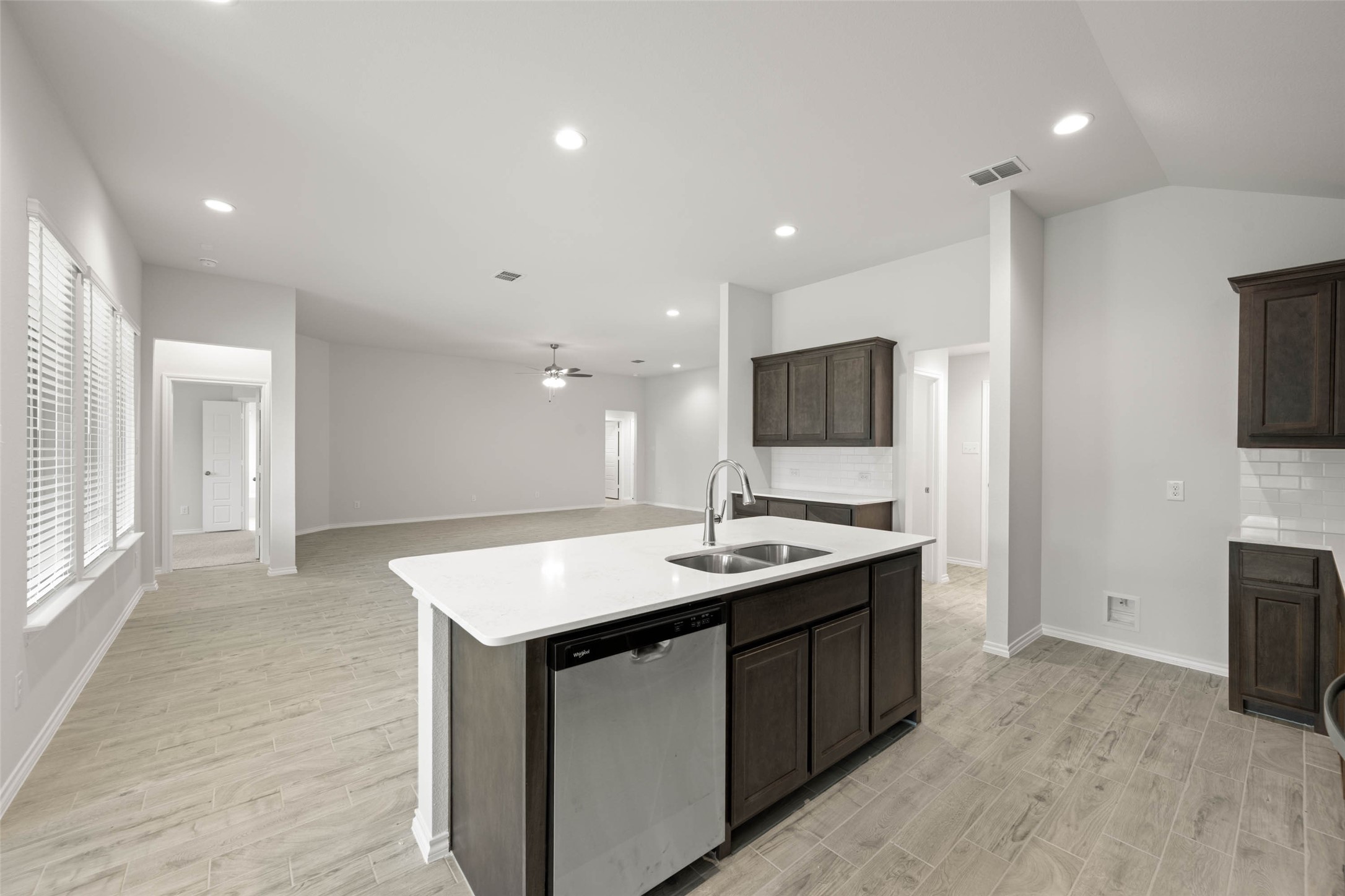2637 Streamside, Burleson, TX, 76028 | 21007319 | Realty Texas LLC