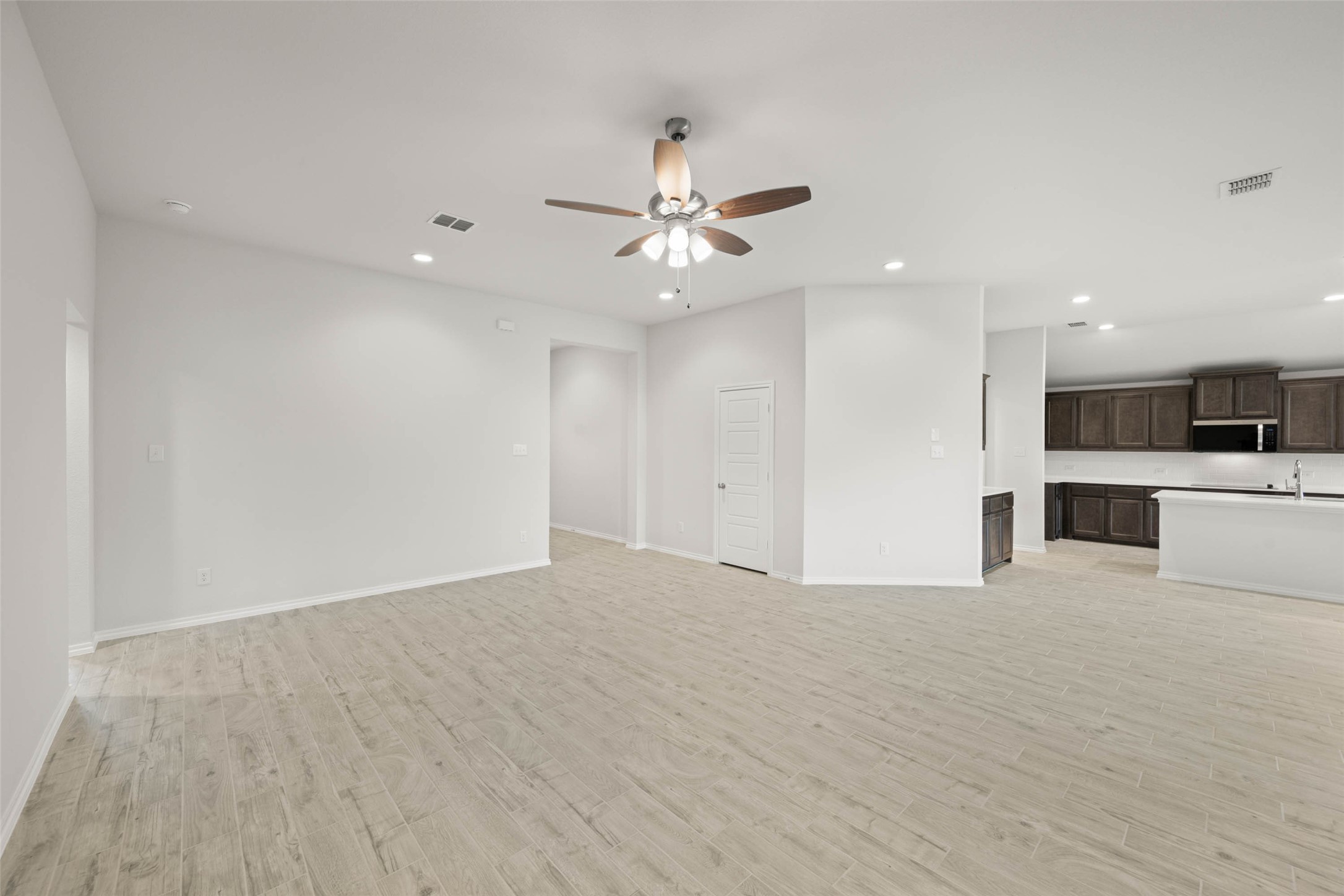 2637 Streamside, Burleson, TX, 76028 | 21007319 | Realty Texas LLC