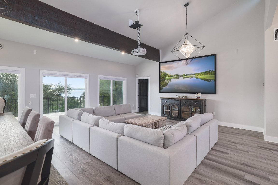 7206 Comanche Trail, Austin, TX, 78732 | 7008612 | Realty Texas LLC