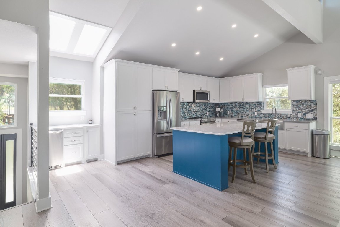 7206 Comanche Trail, Austin, TX, 78732 | 7008612 | Realty Texas LLC