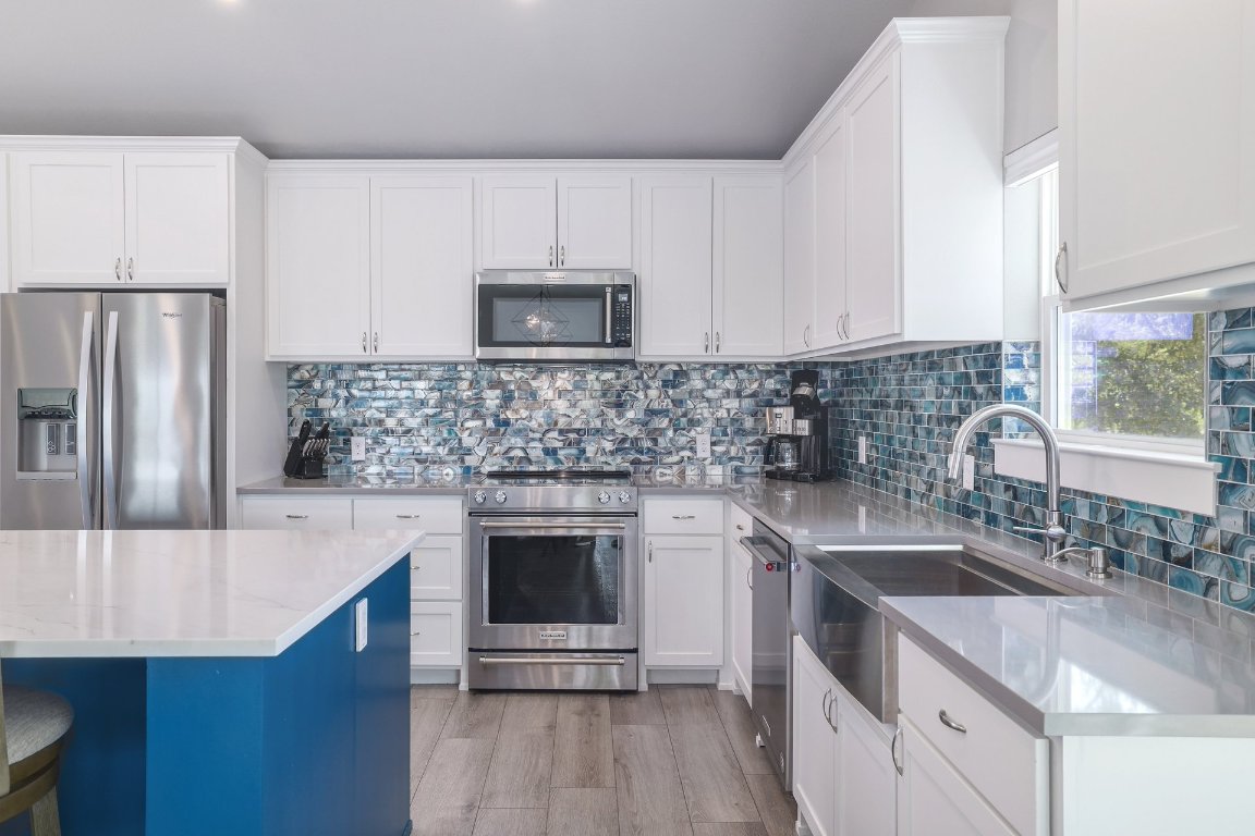 7206 Comanche Trail, Austin, TX, 78732 | 7008612 | Realty Texas LLC