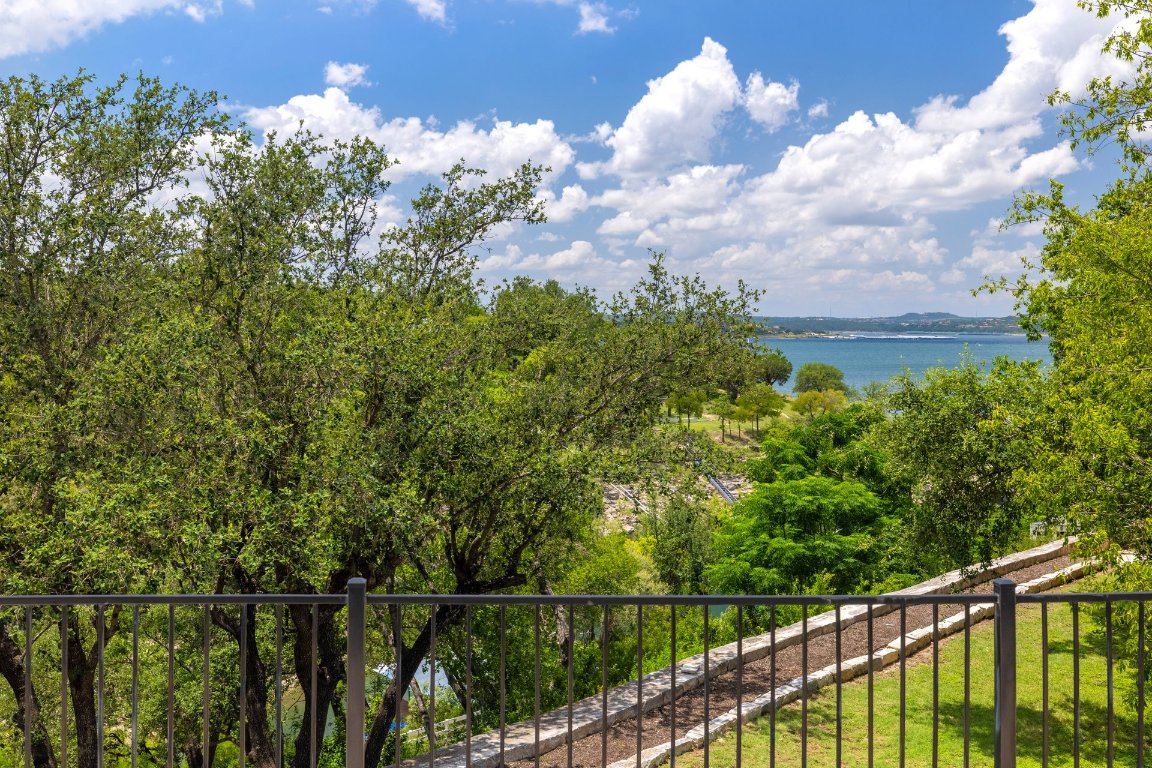 7206 Comanche Trail, Austin, TX, 78732 | 7008612 | Realty Texas LLC