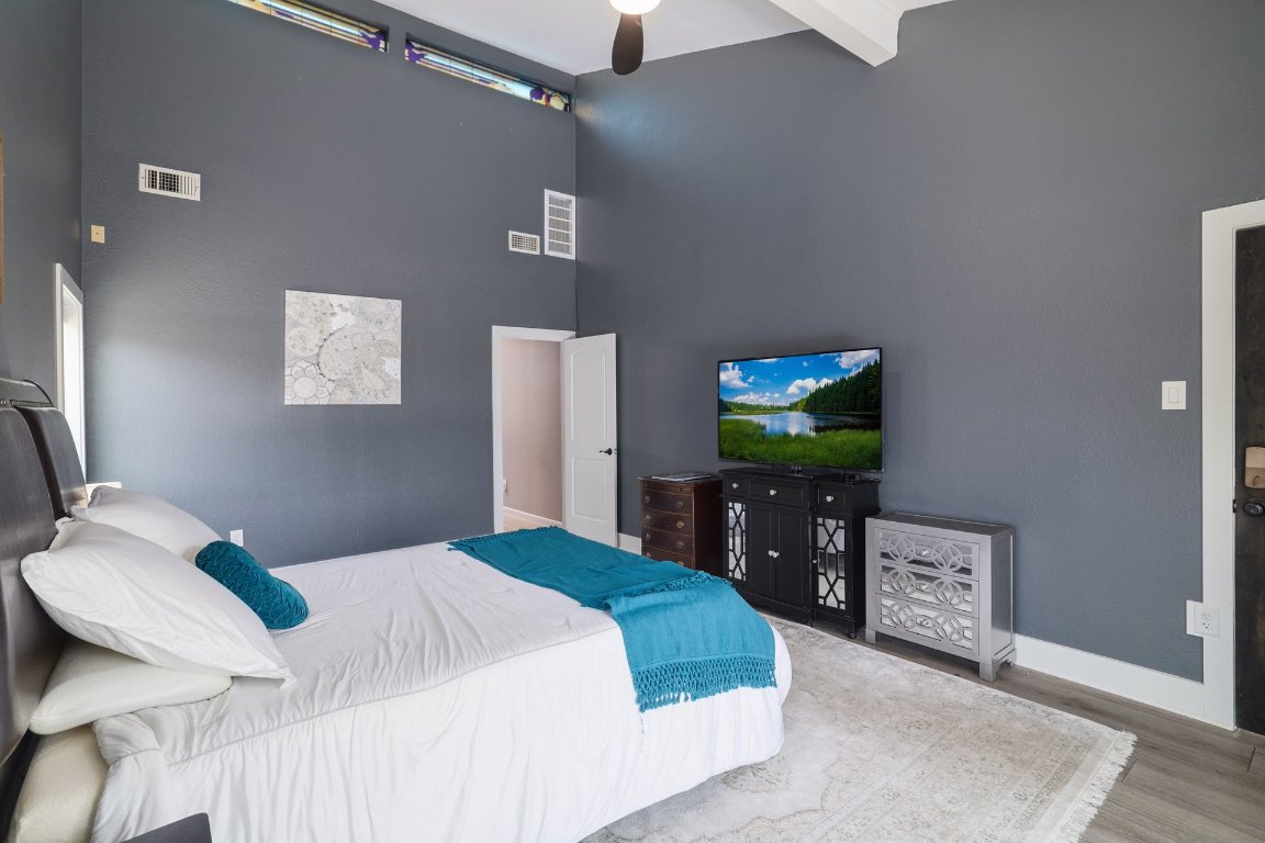 7206 Comanche Trail, Austin, TX, 78732 | 7008612 | Realty Texas LLC