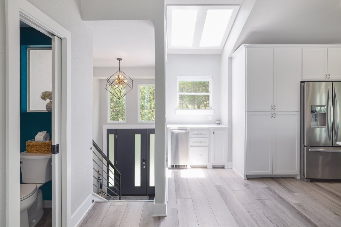 7206 Comanche Trail, Austin, TX, 78732 | 7008612 | Realty Texas LLC