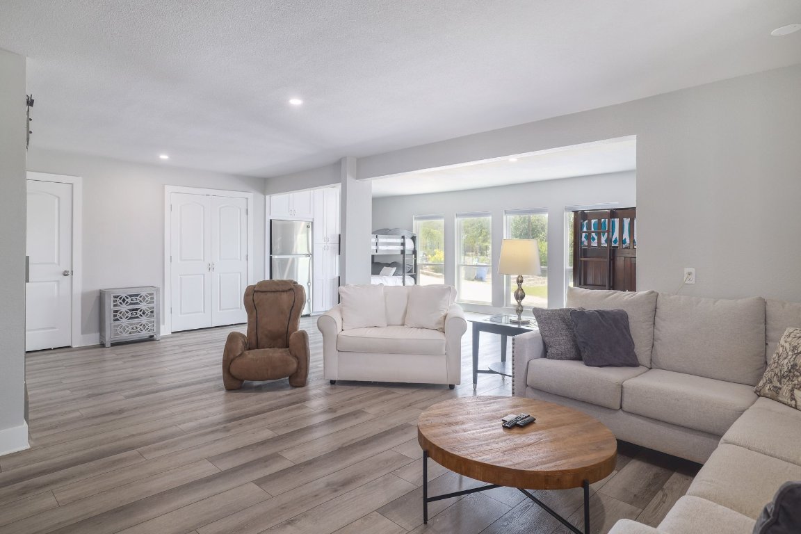 7206 Comanche Trail, Austin, TX, 78732 | 7008612 | Realty Texas LLC