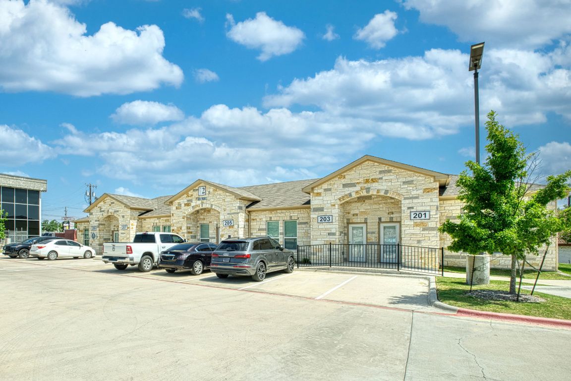 For Sale: 1009 W Pecan Street 201, 203, 205, 207, 209 Blog Image Banner