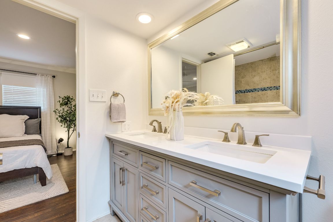 3601 LAWTON Avenue 10, Austin, TX, 78731 | 5394052 | Realty Texas LLC