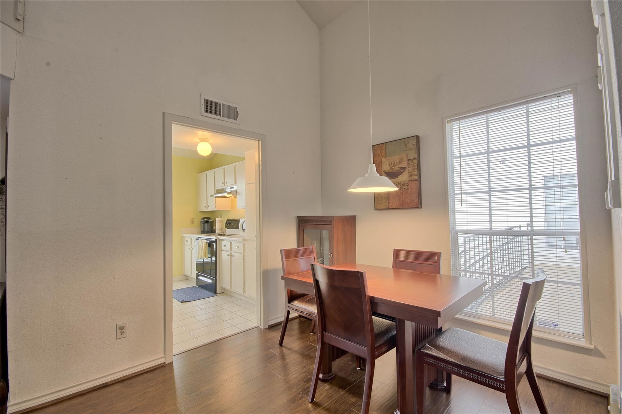 9809 Richmond Avenue C16, Houston, TX, 77042 | 95898816 | Realty Texas LLC