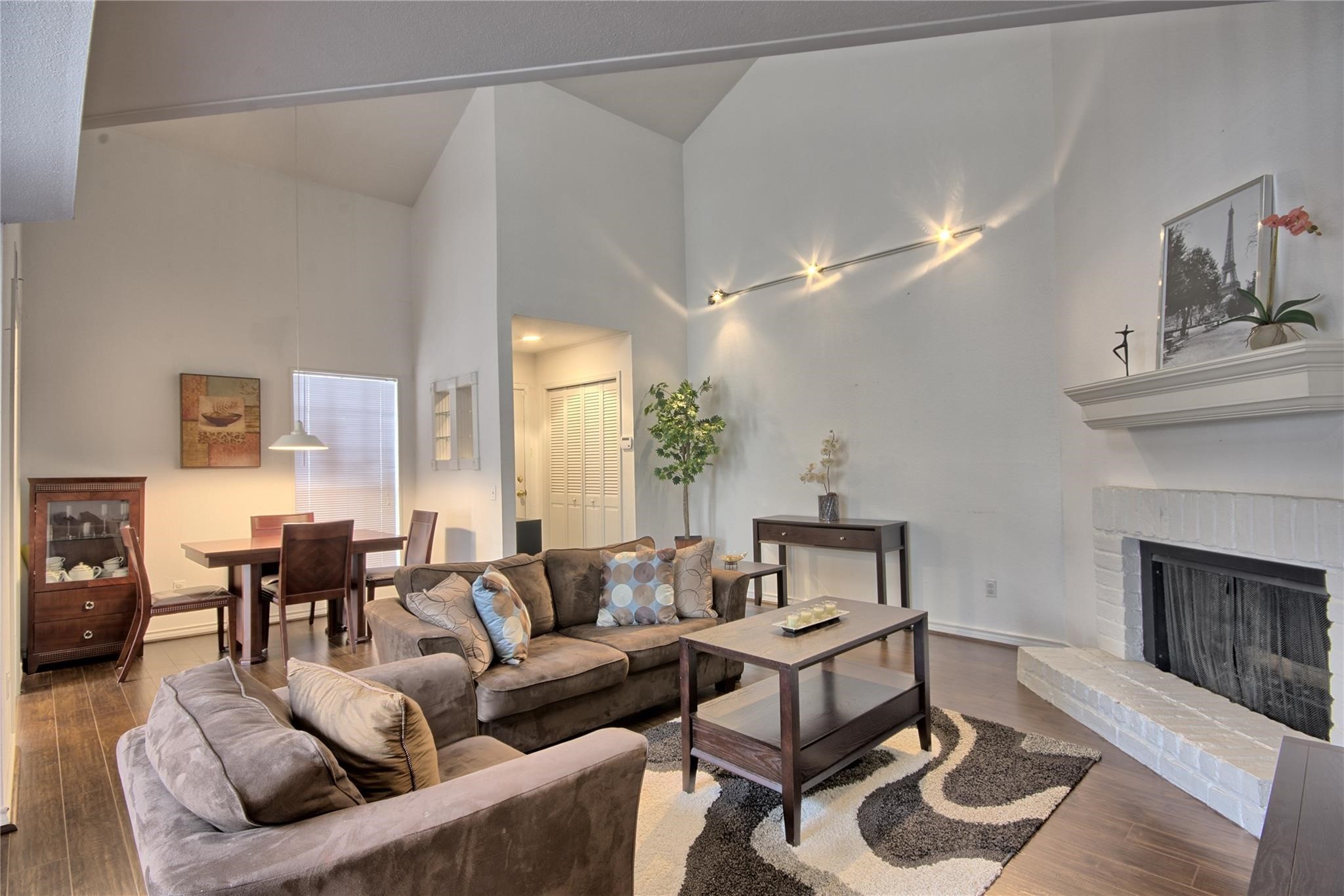 9809 Richmond Avenue C16, Houston, TX, 77042 | 95898816 | Realty Texas LLC
