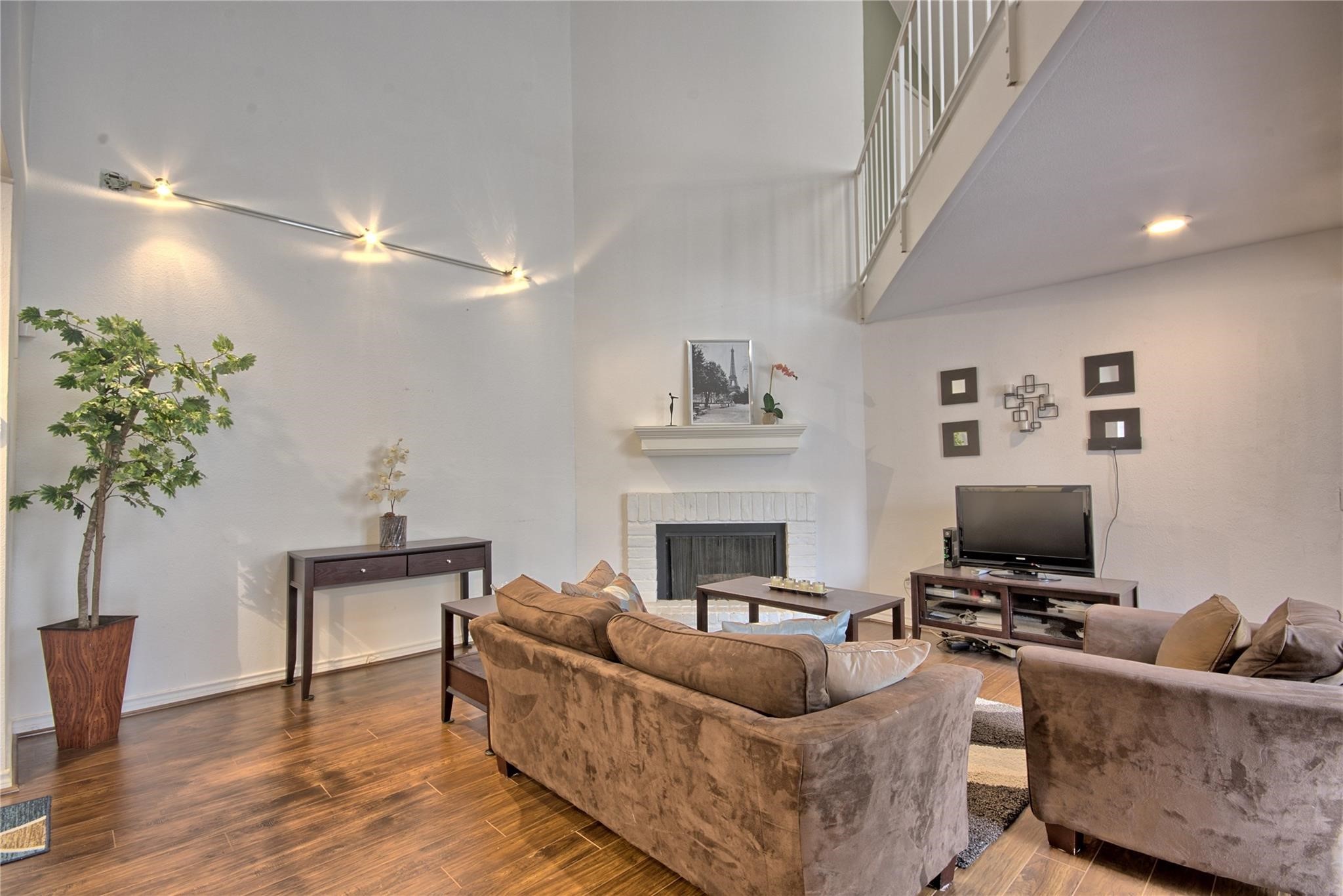 9809 Richmond Avenue C16, Houston, TX, 77042 | 95898816 | Realty Texas LLC