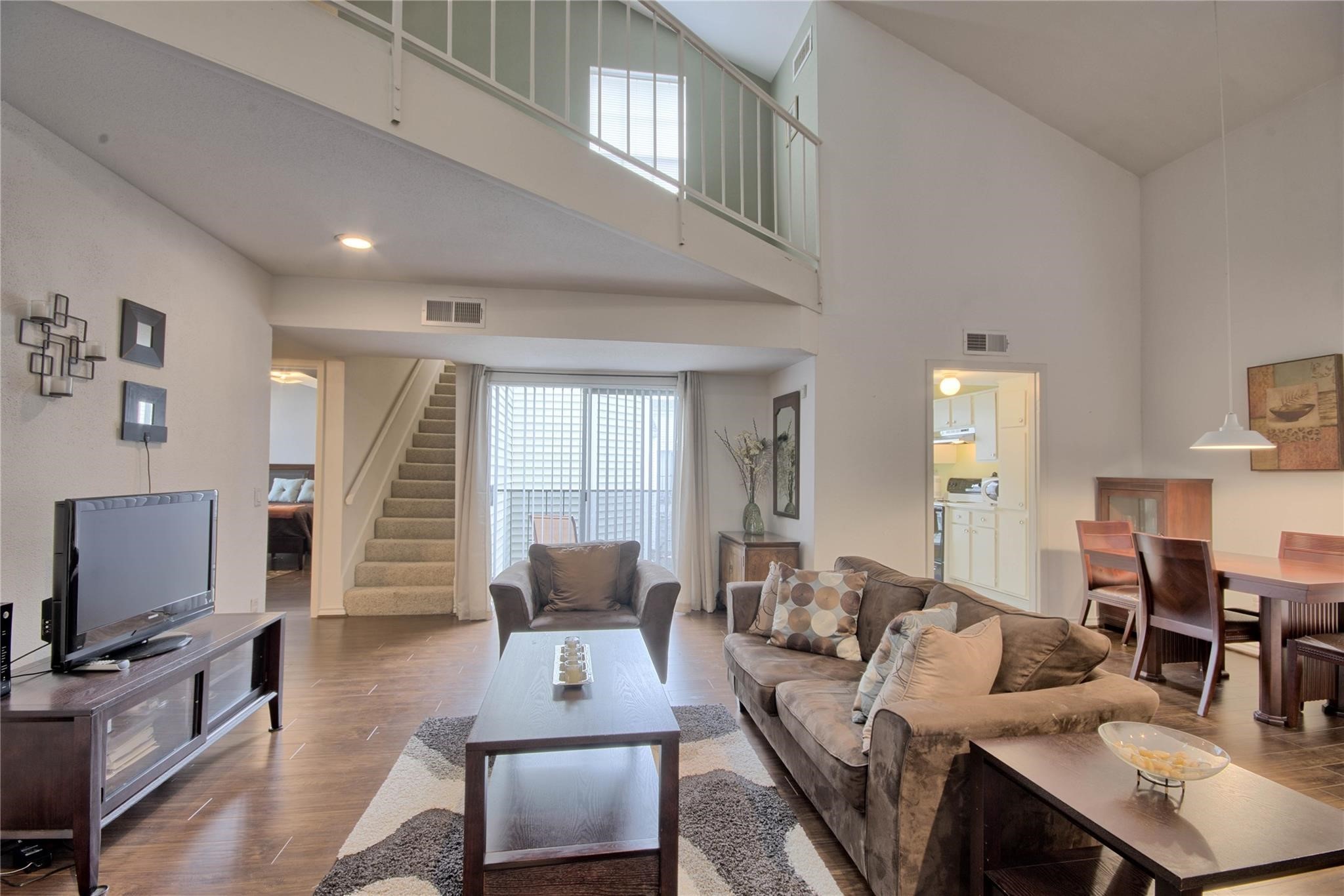 9809 Richmond Avenue C16, Houston, TX, 77042 | 95898816 | Realty Texas LLC