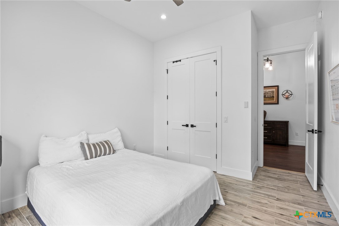 390 Riddle Road, Cedar Creek, TX, 78612 | 588884 | Realty Texas LLC