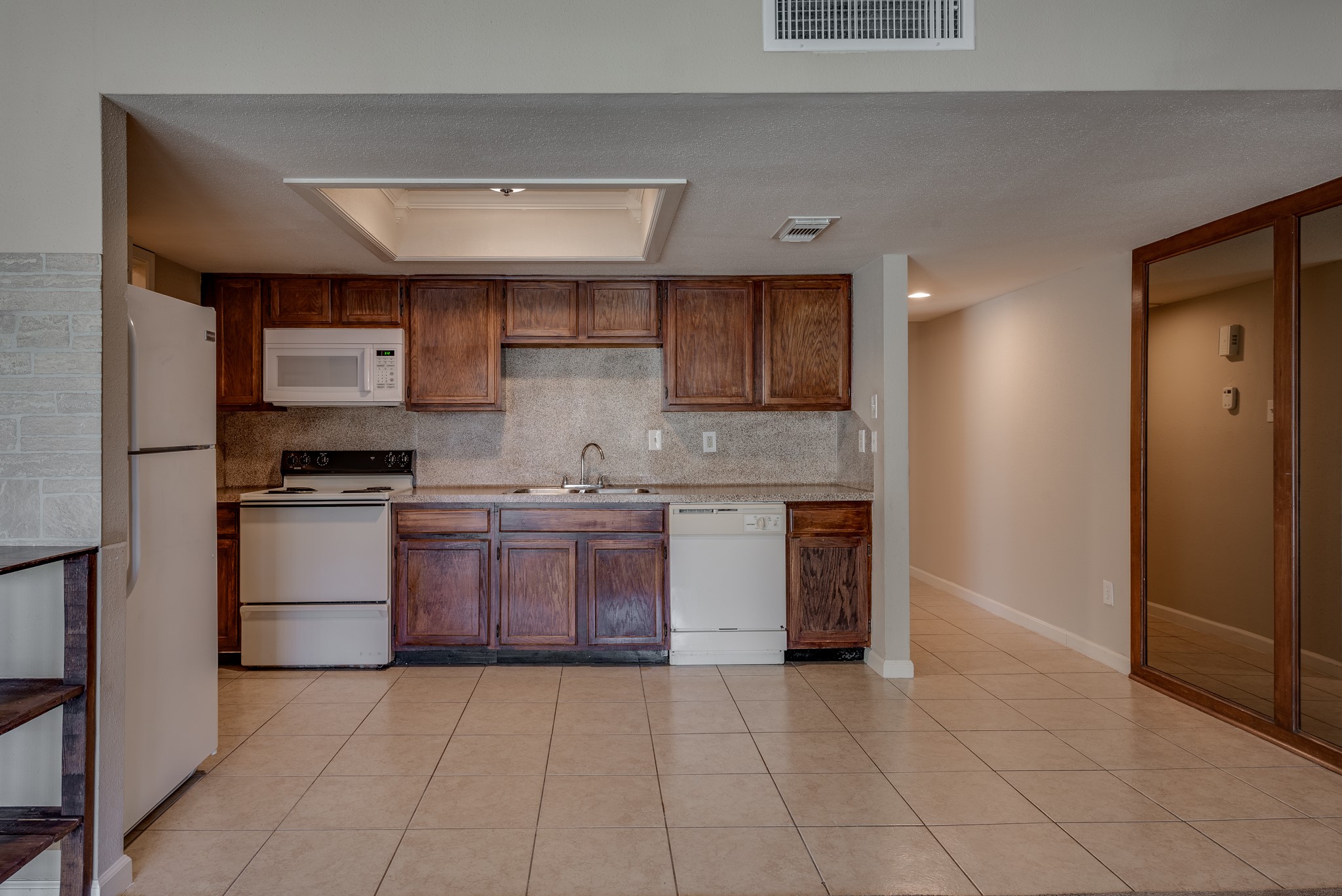 14777 Wunderlich Drive 404, Houston, TX, 77069 | 62050070 | Realty Texas LLC