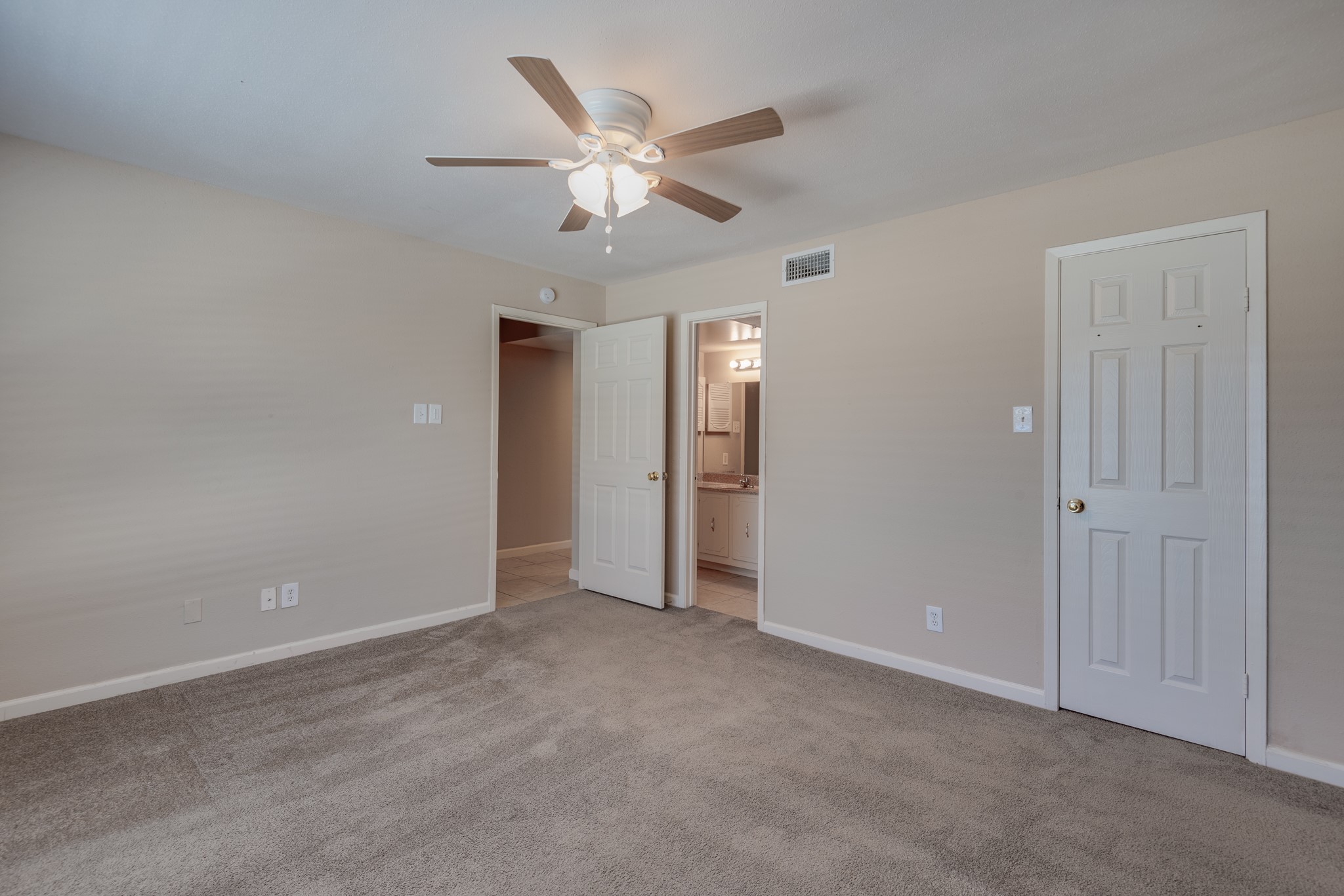 14777 Wunderlich Drive 404, Houston, TX, 77069 | 62050070 | Realty Texas LLC