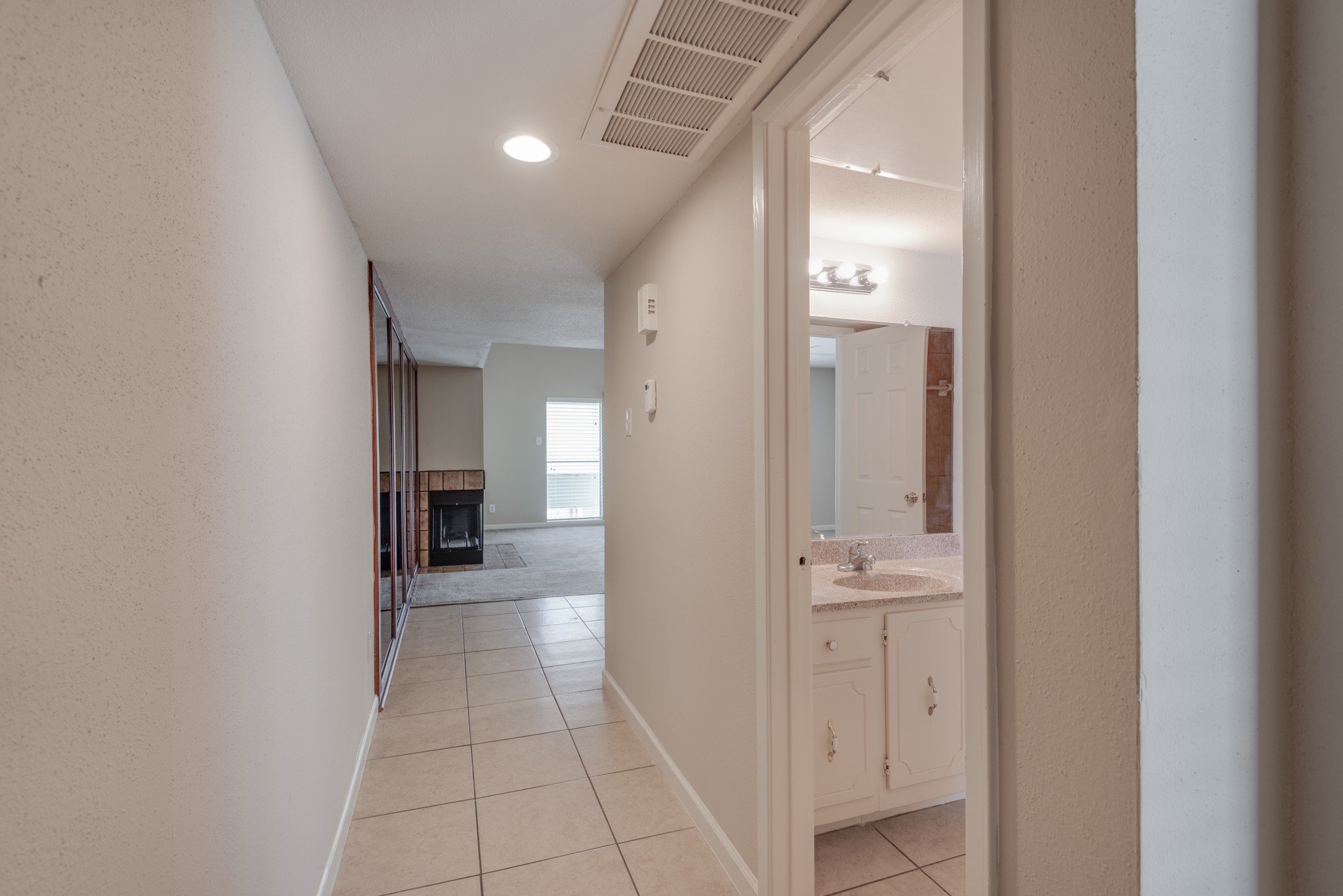 14777 Wunderlich Drive 404, Houston, TX, 77069 | 62050070 | Realty Texas LLC