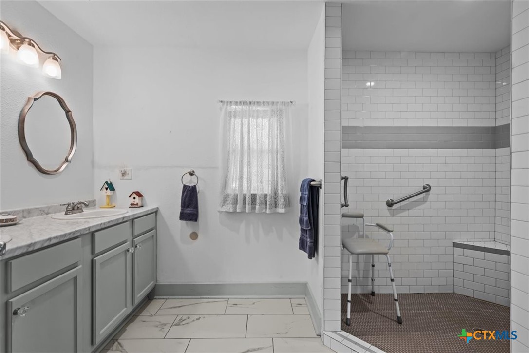 203 E Main Street, Rosebud, TX, 76570 | 589710 | Realty Texas LLC