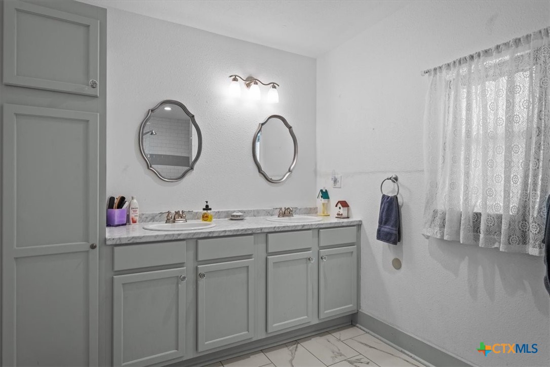 203 E Main Street, Rosebud, TX, 76570 | 589710 | Realty Texas LLC