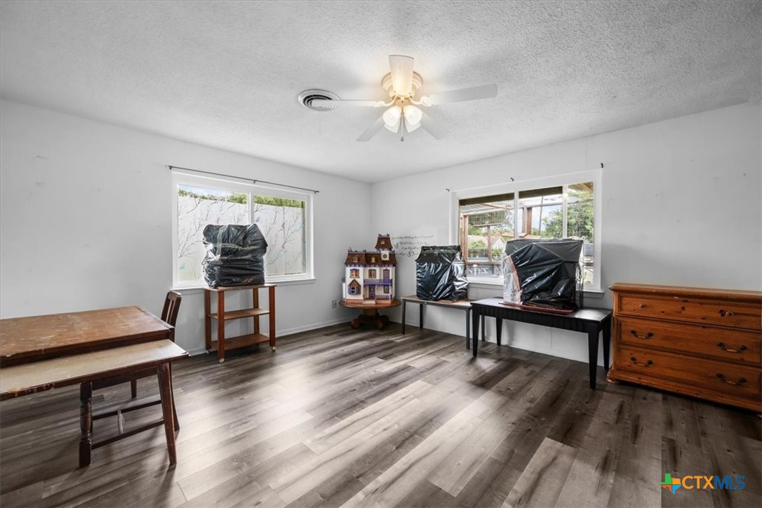 203 E Main Street, Rosebud, TX, 76570 | 589710 | Realty Texas LLC