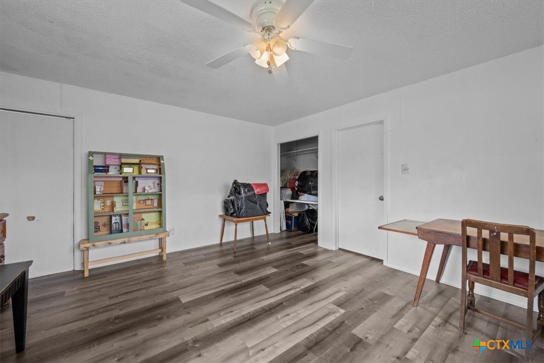 203 E Main Street, Rosebud, TX, 76570 | 589710 | Realty Texas LLC