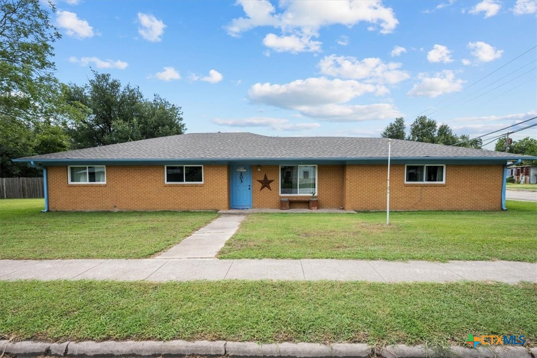 203 E Main Street, Rosebud, TX, 76570 | 589710 | Realty Texas LLC