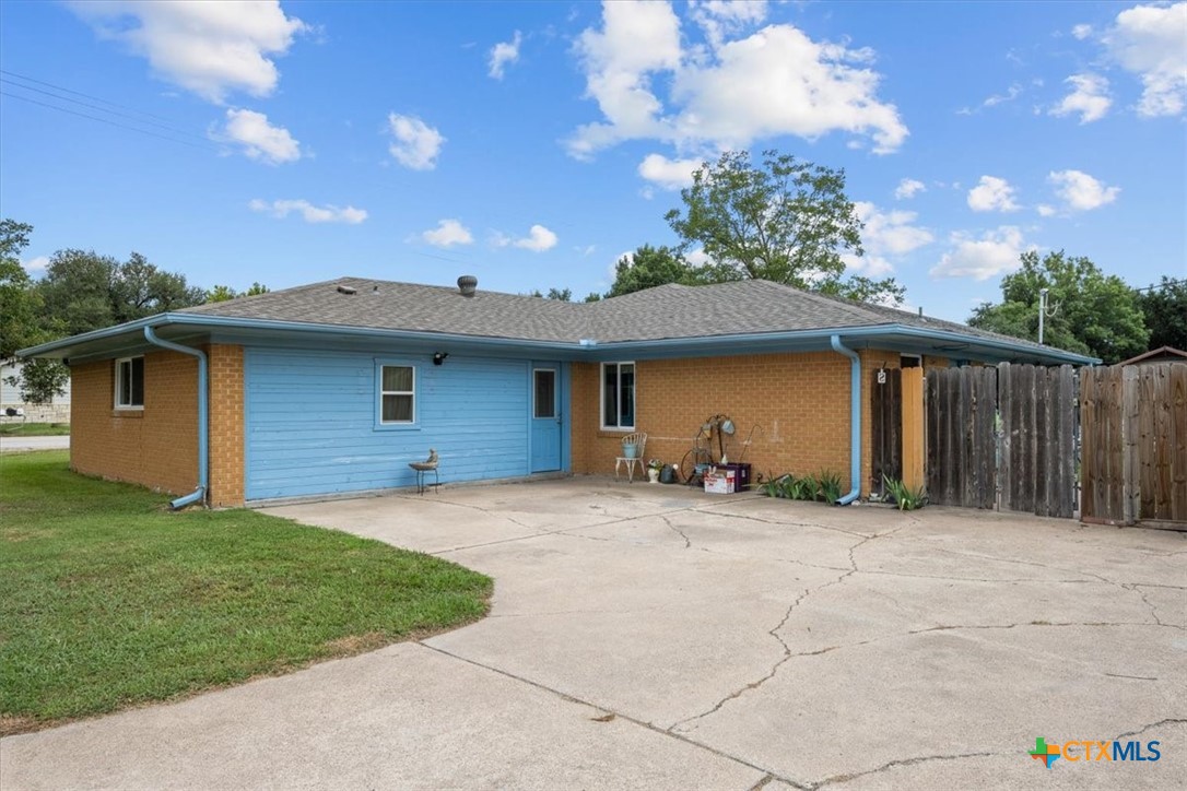 203 E Main Street, Rosebud, TX, 76570 | 589710 | Realty Texas LLC