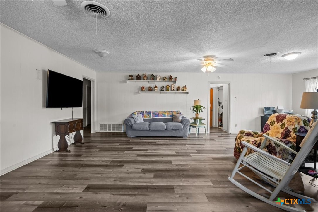 203 E Main Street, Rosebud, TX, 76570 | 589710 | Realty Texas LLC