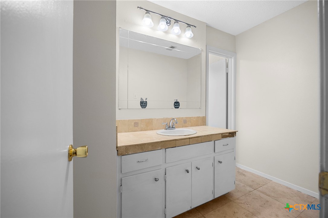 1038 Wisteria Trail, Austin, TX, 78753 | 590851 | Realty Texas LLC