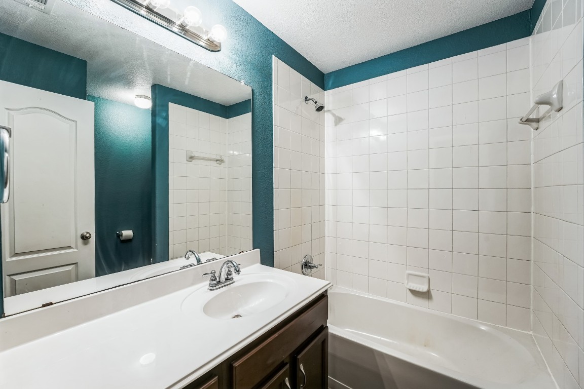 229 Wicker Park Way, Buda, TX, 78610 | 8484839 | Realty Texas LLC