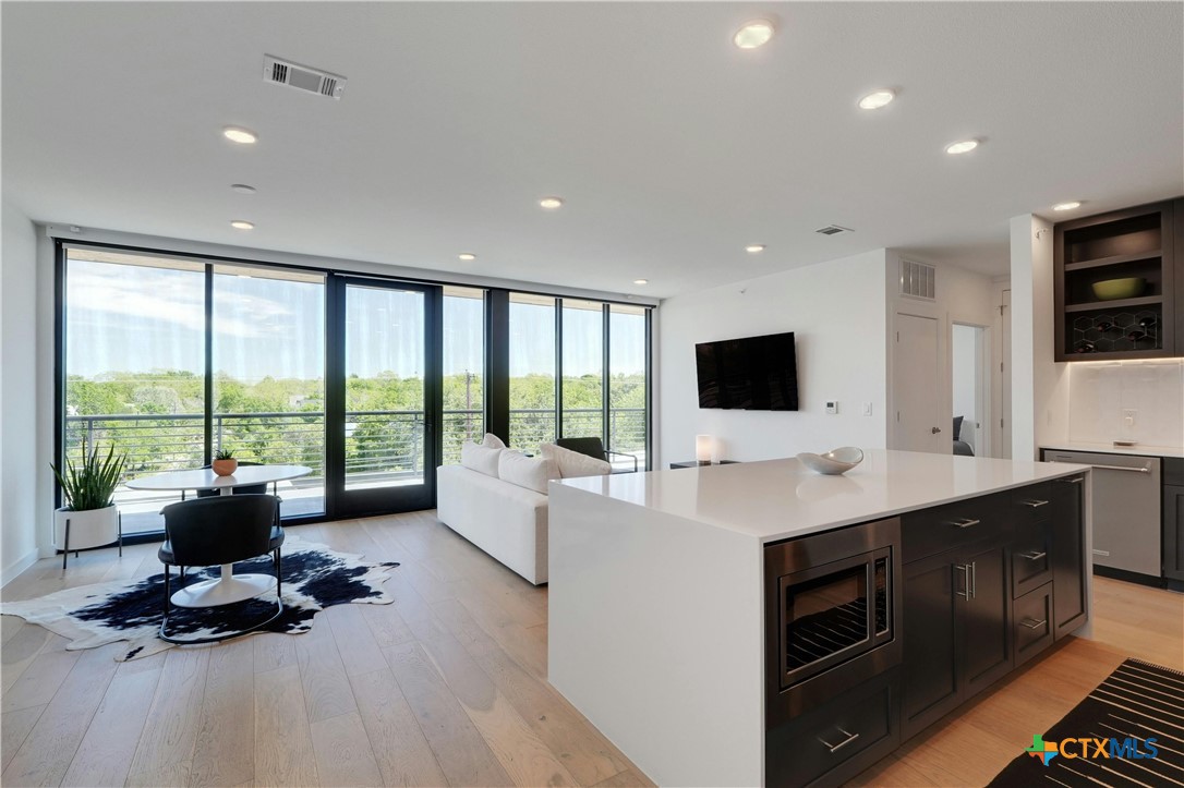1600 S 1st Street 403, Austin, TX, 78704 | 591317 | Realty Texas LLC