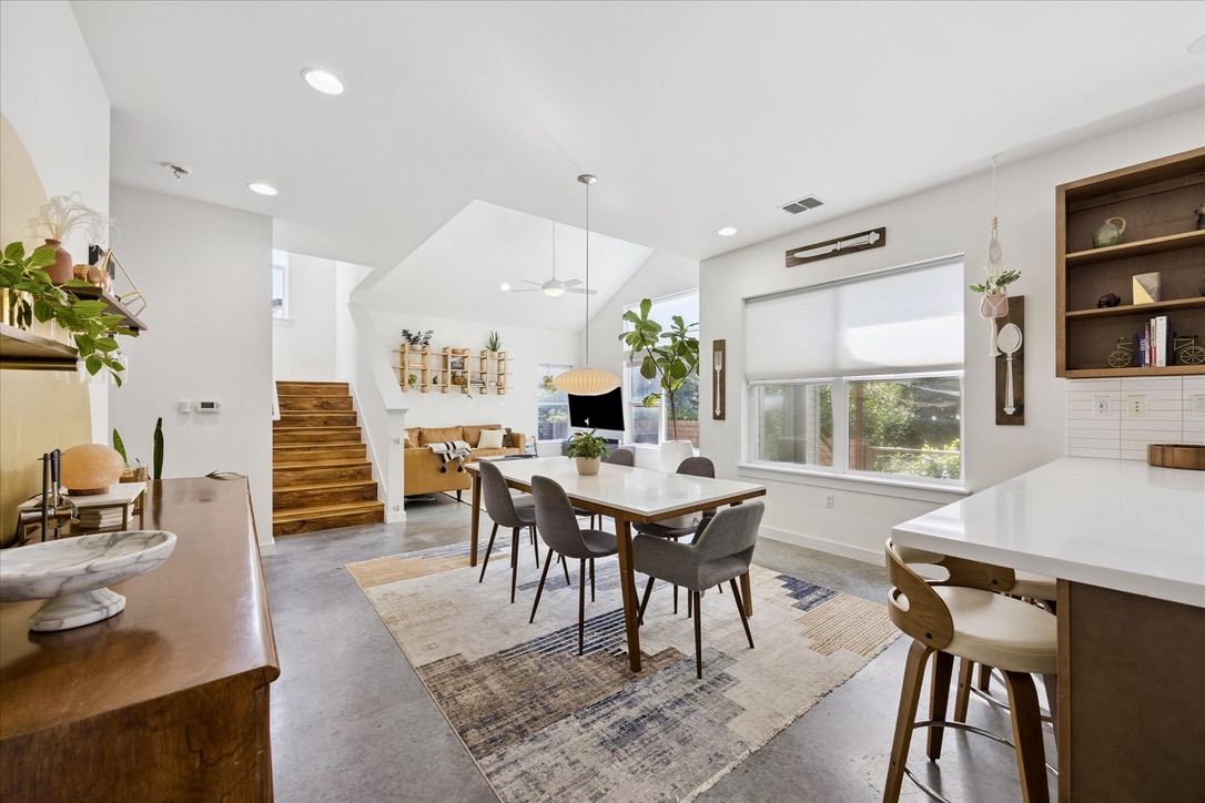 5615 1st Street 1, Austin, TX, 78745 | 6245851 | Realty Texas LLC