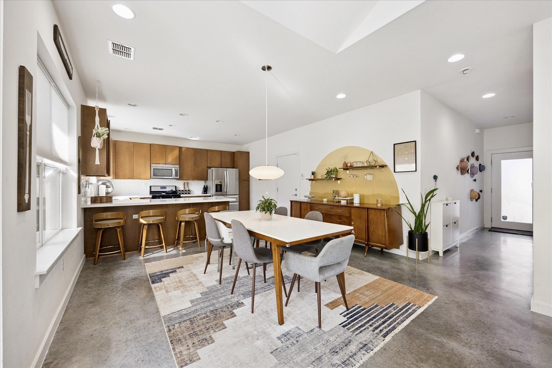 5615 1st Street 1, Austin, TX, 78745 | 6245851 | Realty Texas LLC
