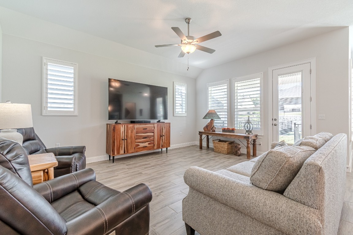 243 Singing Sumac Way, San Marcos, TX, 78666 | 5748113 | Realty Texas LLC