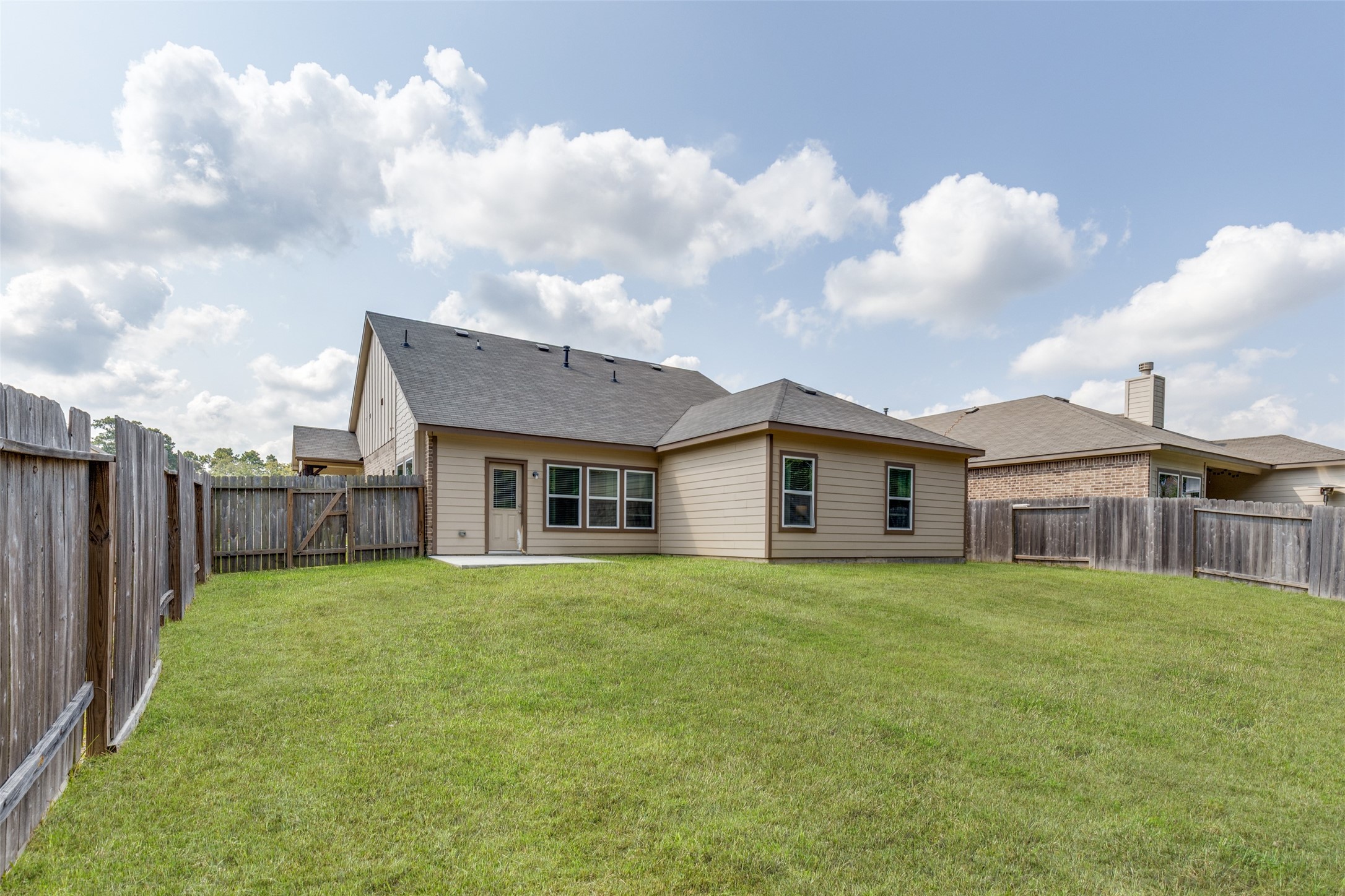 15043 Meadow Glen North Glen N, Conroe, TX, 77306 | 85854993 | Realty Texas LLC