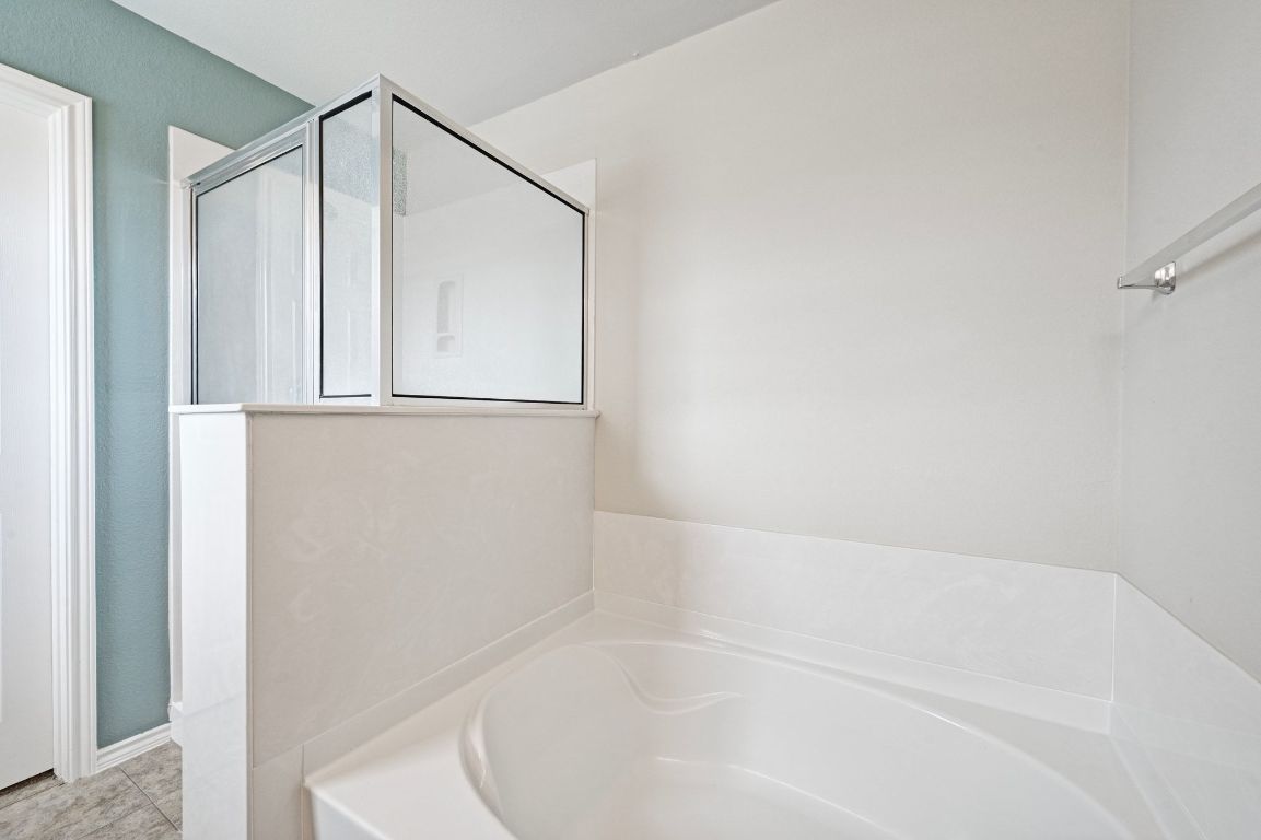 140 Lynn Crest Bend, Buda, TX, 78610 | 5914723 | Realty Texas LLC