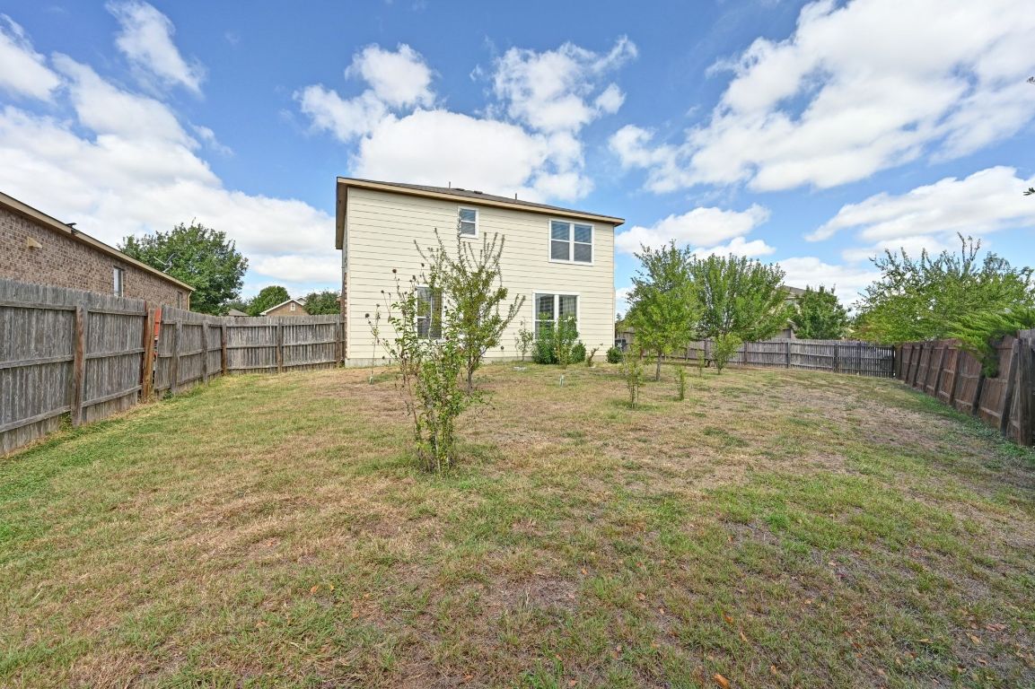 140 Lynn Crest Bend, Buda, TX, 78610 | 5914723 | Realty Texas LLC