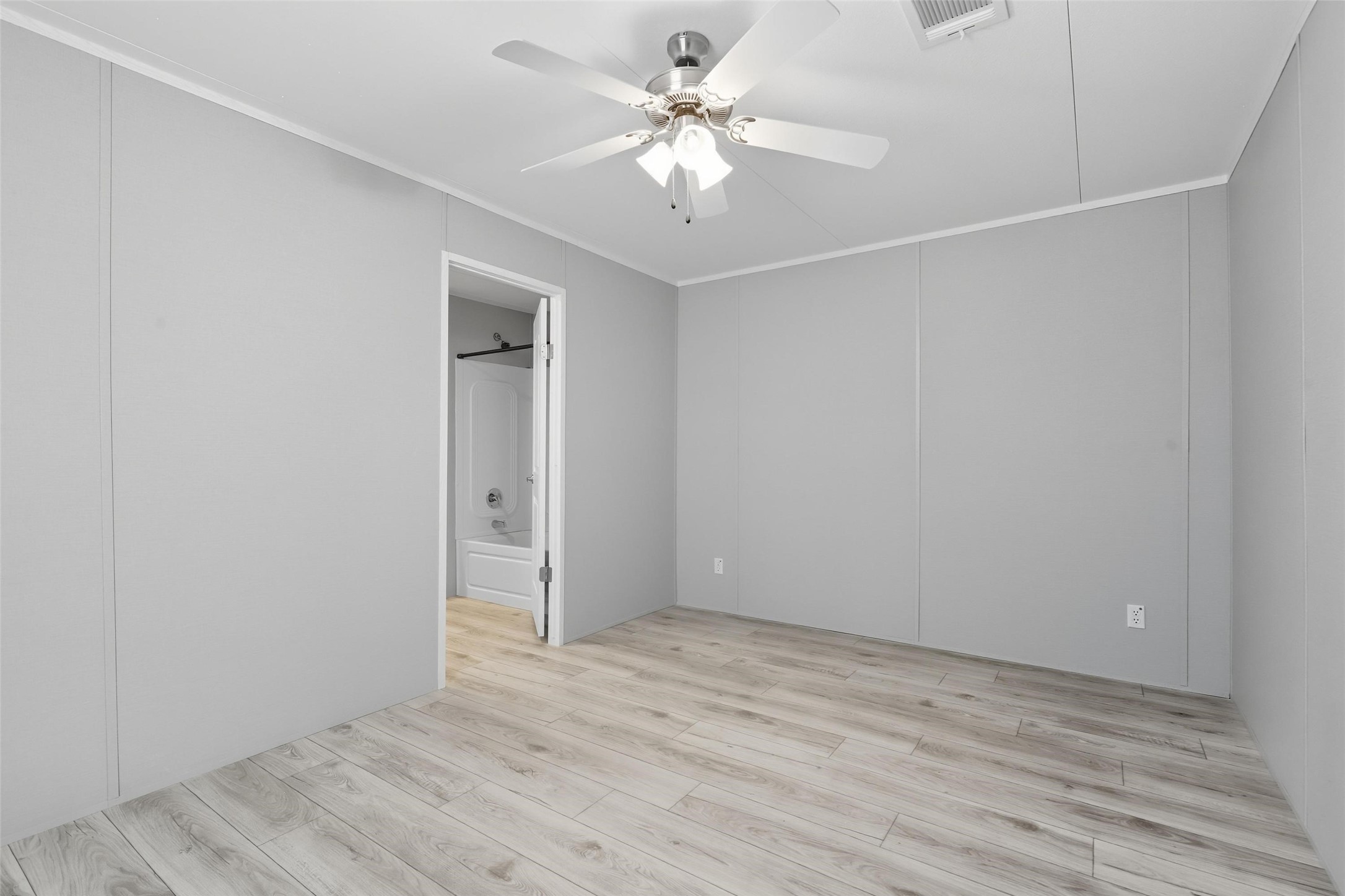 6303 N Oklahoma Trail, Granbury, TX, 76048 | 21072634 | Realty Texas LLC