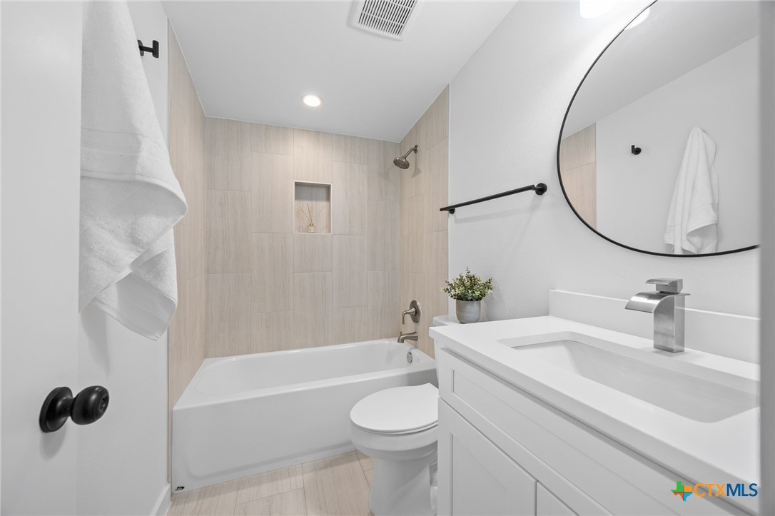 404 E Pecan Street, Taylor, TX, 76574 | 593938 | Realty Texas LLC