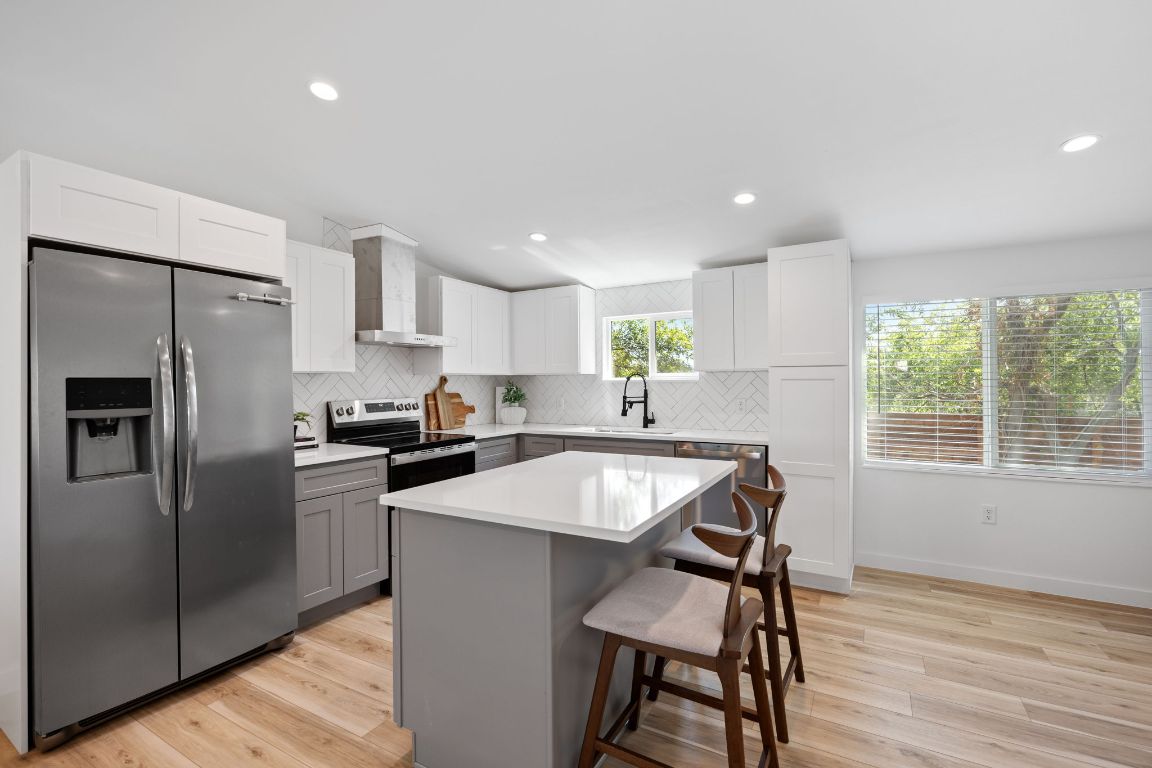 404 E Pecan Street, Taylor, TX, 76574 | 8937004 | Realty Texas LLC