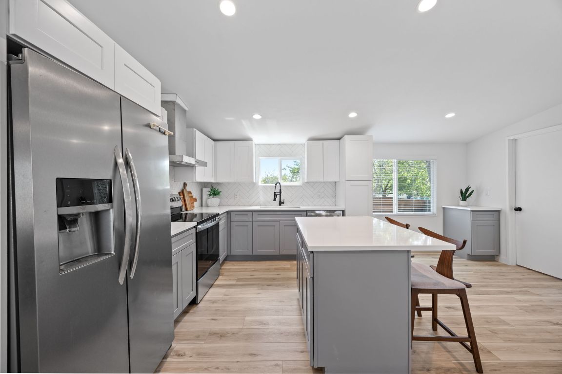 404 E Pecan Street, Taylor, TX, 76574 | 8937004 | Realty Texas LLC