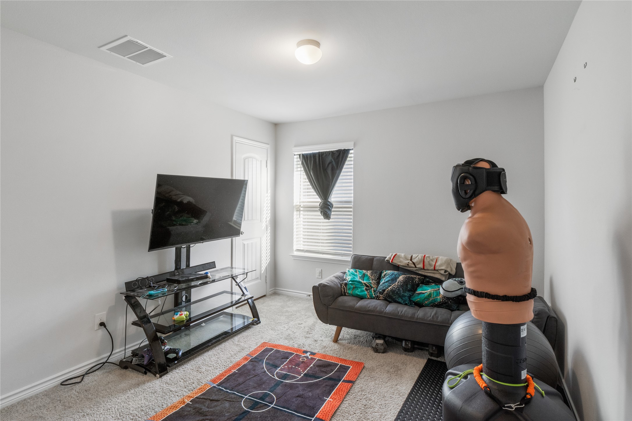 1425 Tall Pine Way, Fort Worth, TX, 76112 | 21074419 | Realty Texas LLC